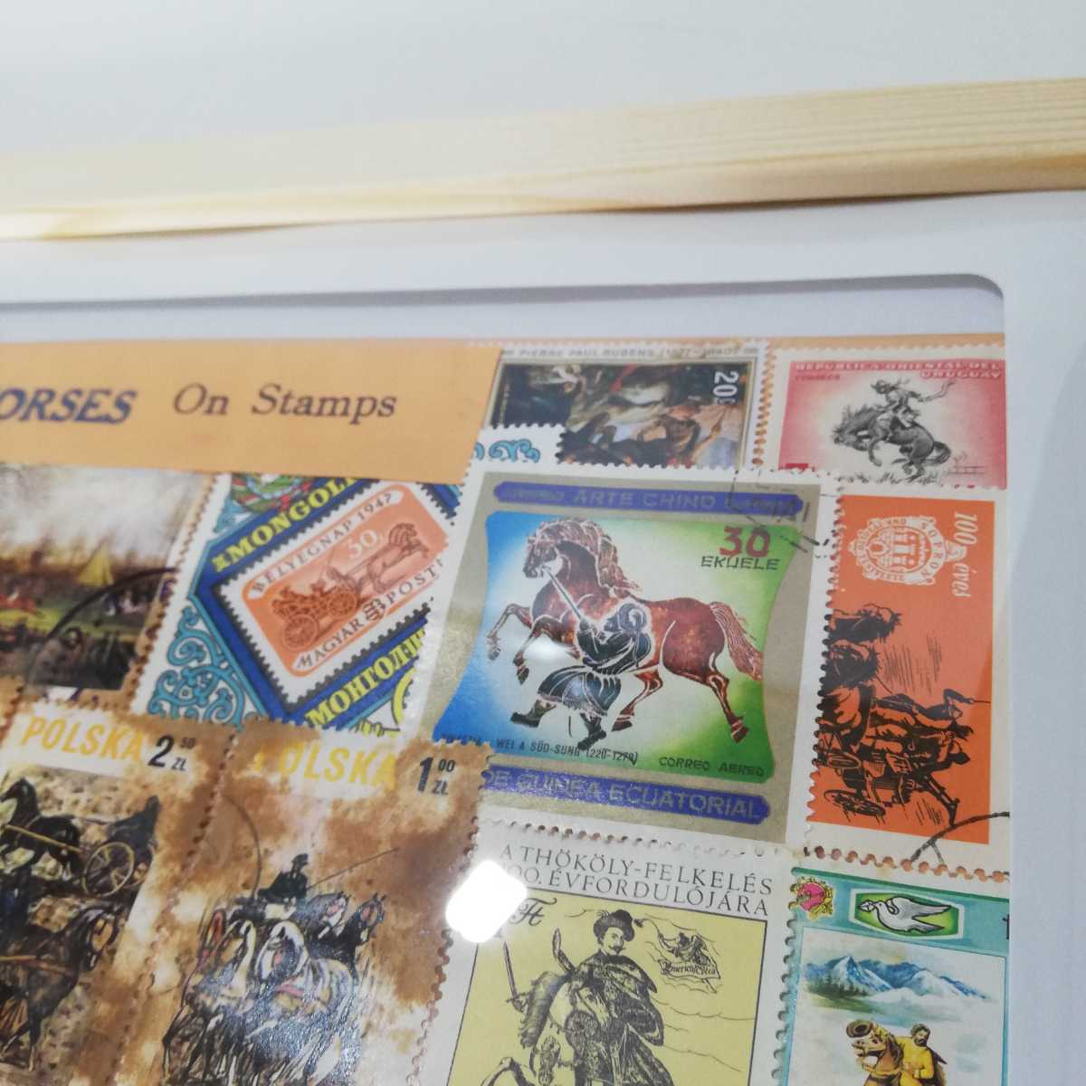 Vintage HORSES On Stamps 世界の馬の切手 額装品アート 32cm×23.5cm [壁掛け ビンテージ雑貨 海外土産物 モンゴル ブータン ポーランド]の画像6