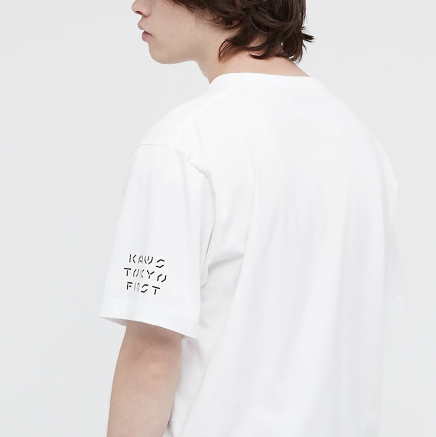 新品XL KAWSカウズ×ユニクロUNIQLOコラボTシャツKAWS TOKYO 新品XL KAWSカウズ×ユニクロUNIQLOコラボTシャツKAWS TOKYO