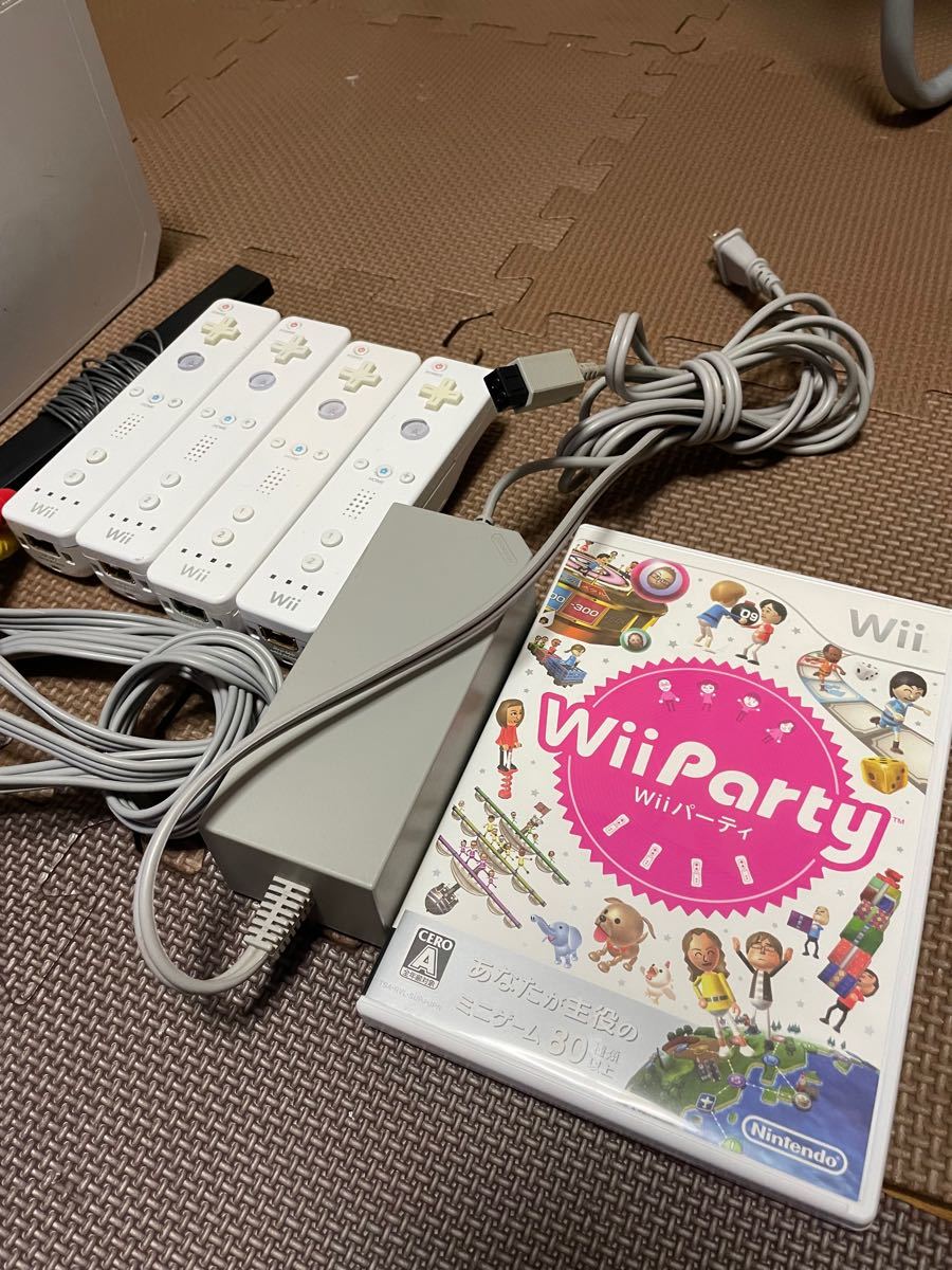 Nintendo Wii リモコン4個 &Wii Party