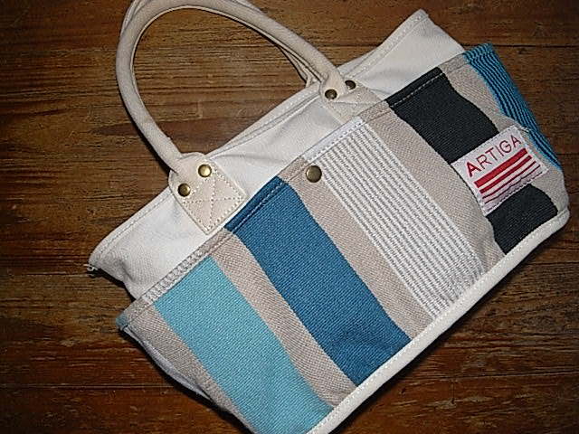 ARTIGA canvas bag unused . close.