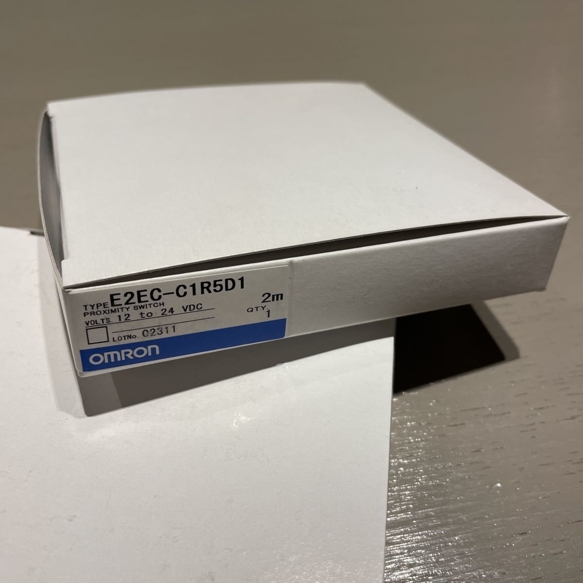 春夏新作 【電子部品】近接センサ E2EC-C1R5D1 OMRON (1個