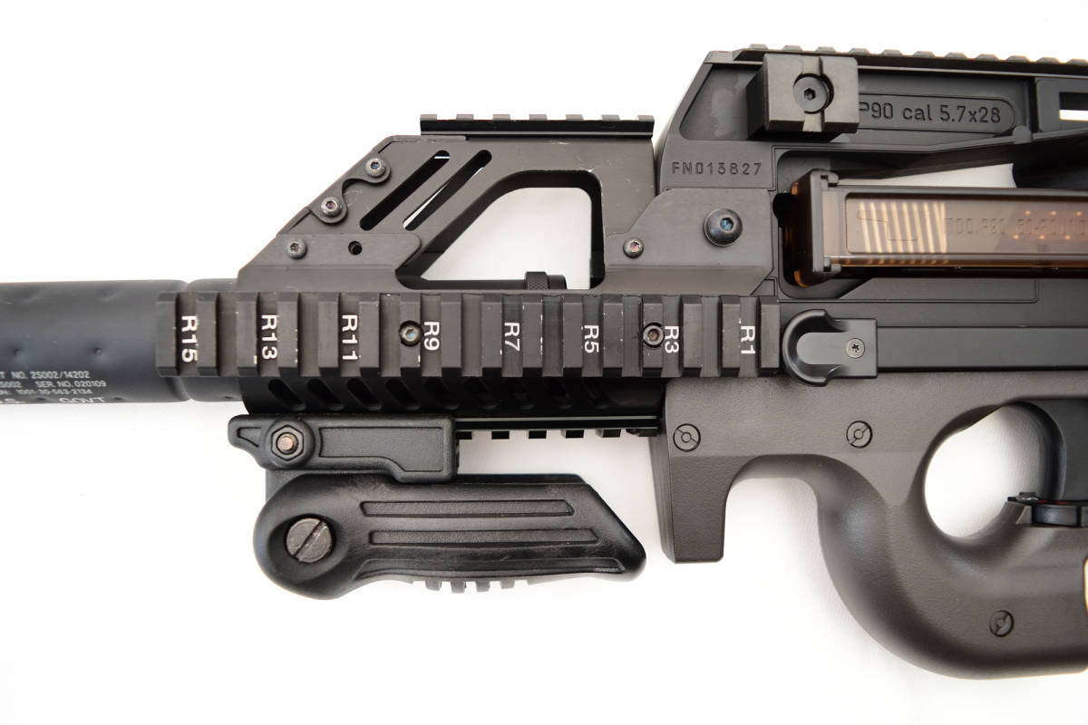 東京マルイ P90 TR クワッドレイルシステム カスタム 東京マルイ P90 TR クワッドレイルシステム カスタム