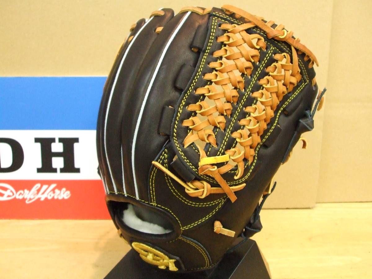 大注目 日本製!ダークホース 黒 DHNG1495 最高峰モデル。 成人軟式 内野手用