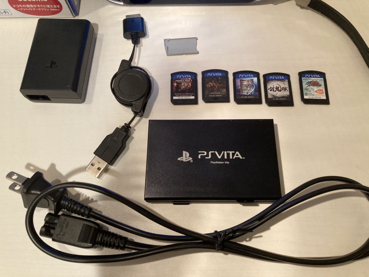 PS Vita PCH-1100黒　ソフト5本付きWi-Fiモデル PlayStation Vita