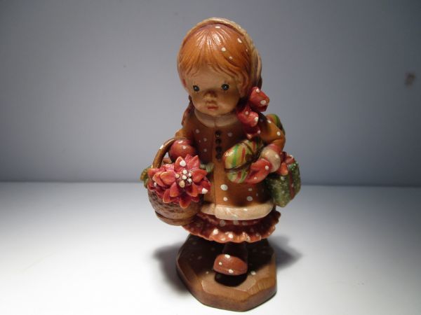 4000体限定製作品 イタリア ANRI 木彫りアンリ人形 Sara Kay サラ・ケイ `Yuletide Cheer´ (クリスマスの喜び)9.5cmH
