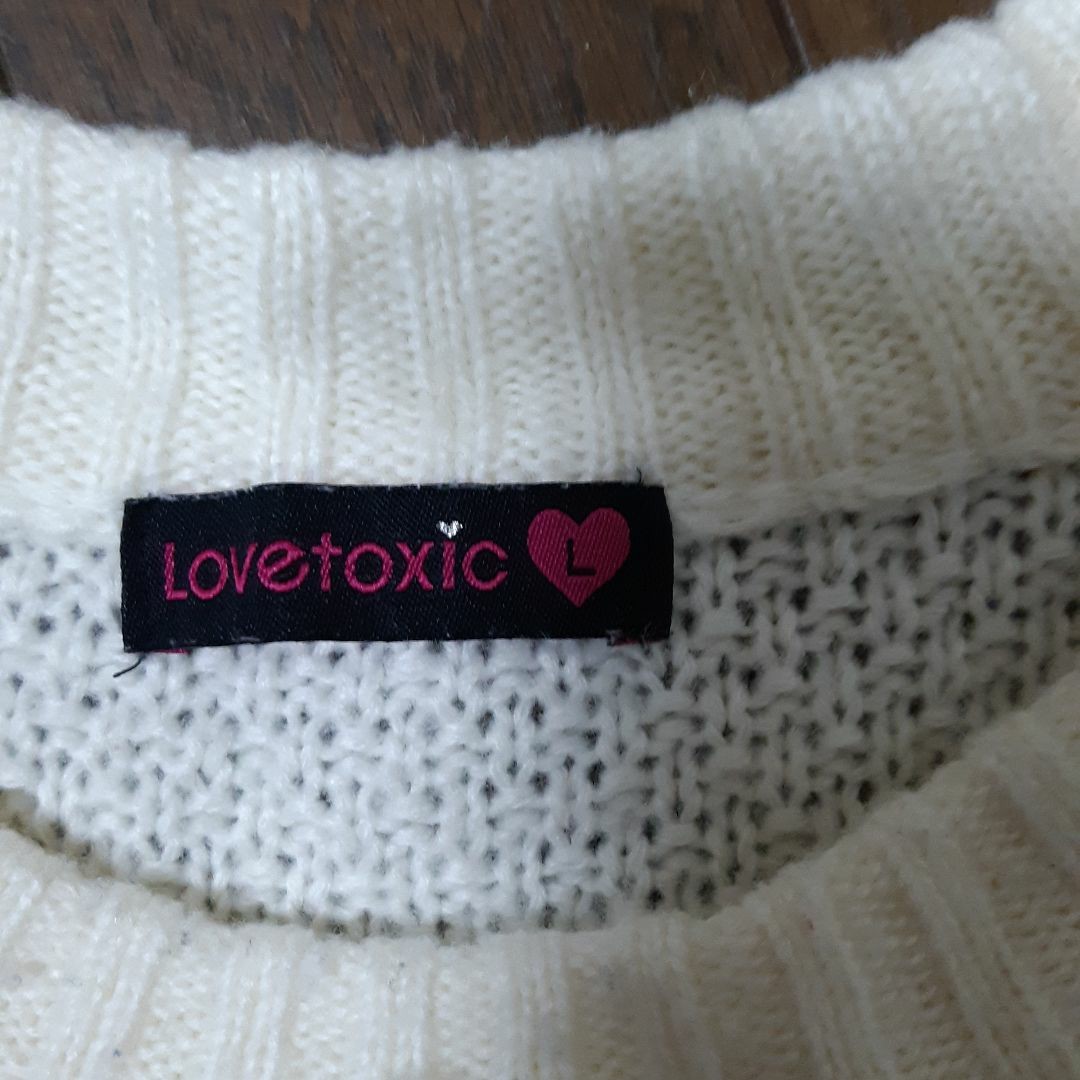 Lovetoxic ラブトキセーター　Lサイズ