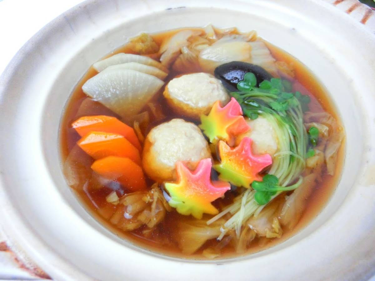 カット済み 赤もみじ麩 料理を彩る 季節の花麸が美しい 冷凍生麩 _色んな料理にお使い頂けます♪