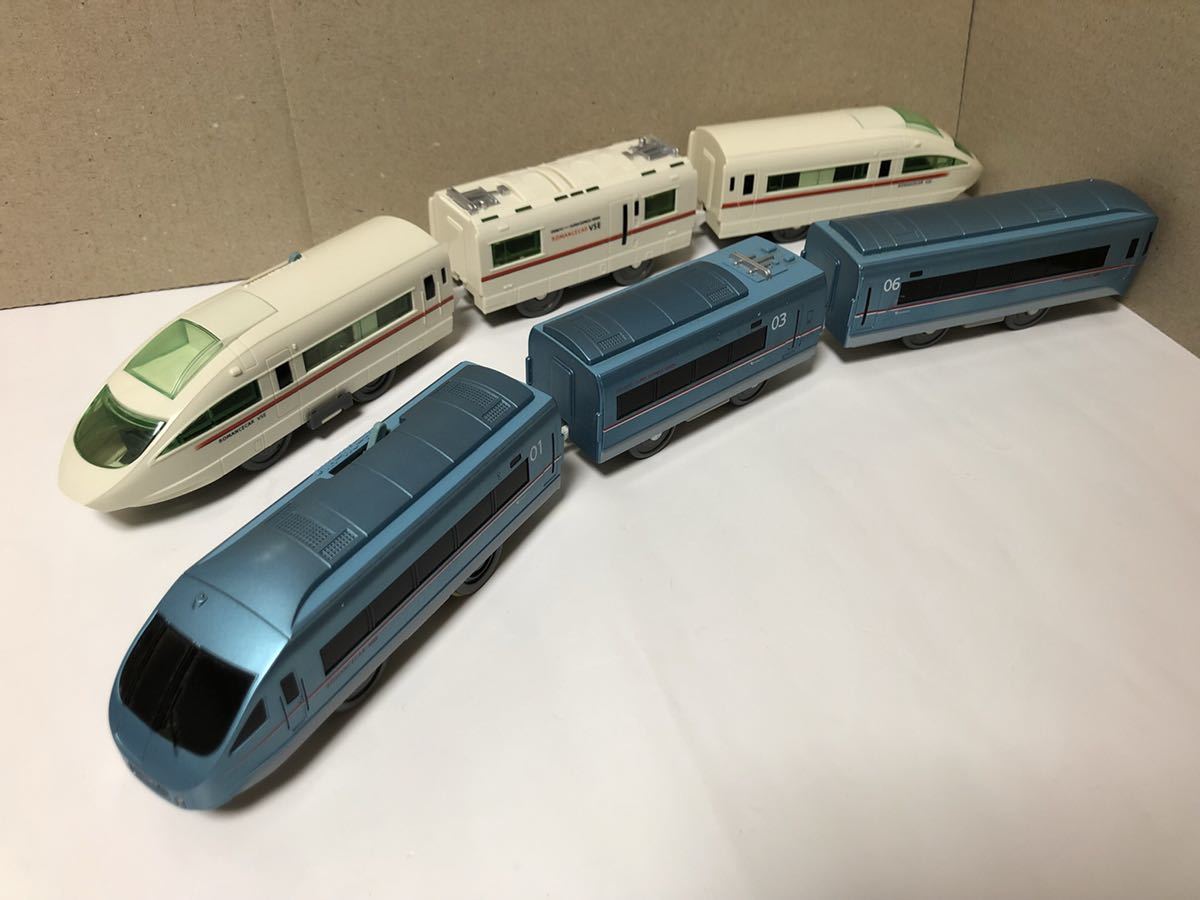 プラレール】小田急ロマンスカー50000形&ライト付 ロマンスカー プラレール】小田急ロマンスカー50000形&ライト付 ロマンスカー