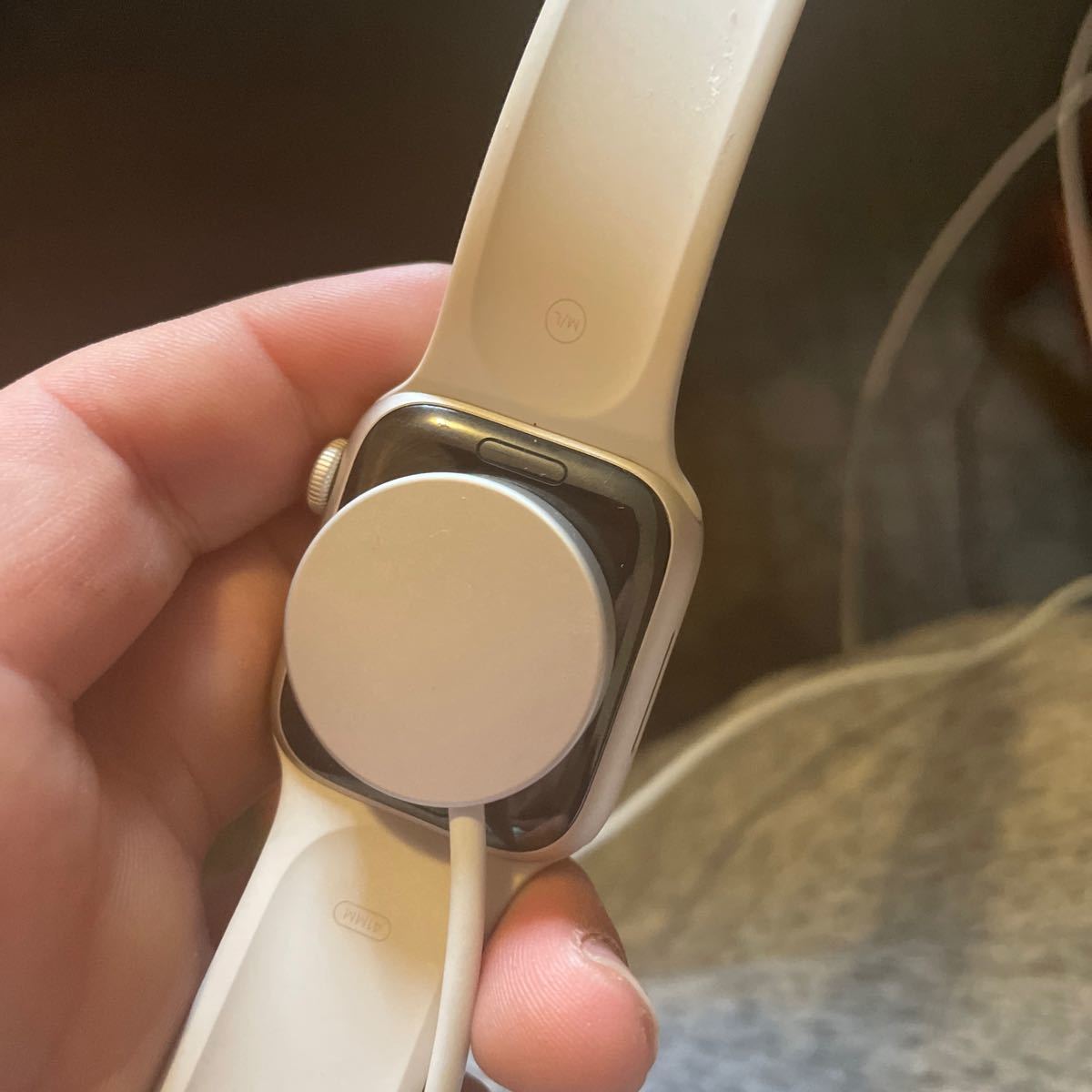 Apple Watch Series 7 41mmスターライトアルミニウムケースとスター