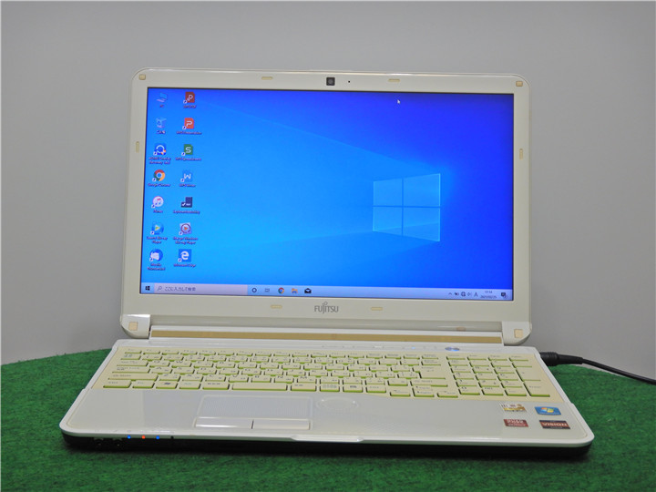 【国内正規総代理店アイテム】 カメラ内蔵/中古/15.6型ノートPC/Win10/新品SSD256/8GB/AMD A6-3420M/FMV AH53/H Office搭載/HDMI/無線WIFI/テンキー 15インチ~ 【国内正規総代理店アイテム】 カメラ内蔵/中古/15.6型ノートPC/Win10/新品SSD256/8GB/AMD A6-3420M/FMV AH53/H Office搭載/HDMI/無線WIFI/テンキー 15インチ~