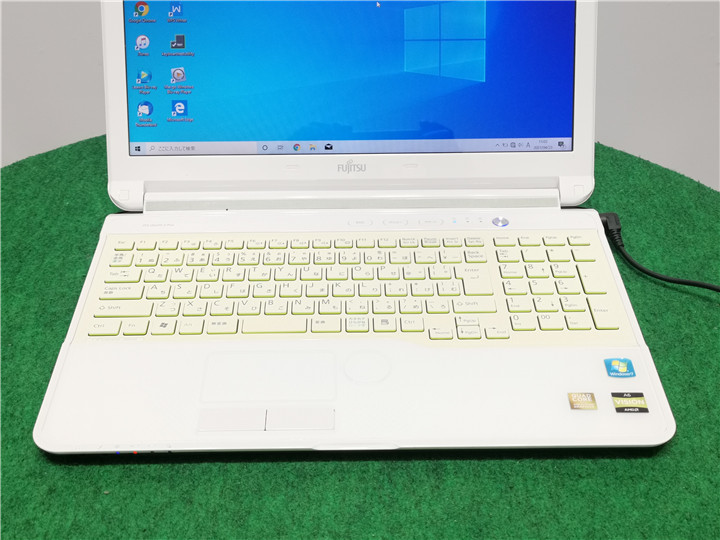 カメラ内蔵/中古/15型ノートPC/Win10/新品SSD256/8GB/AMD A6-3420M/FMV AH53/H MS Office2019搭載 新品無線マウス カメラ内蔵/中古/15型ノートPC/Win10/新品SSD256/8GB/AMD A6-3420M/FMV AH53/H MS Office2019搭載 新品無線マウス
