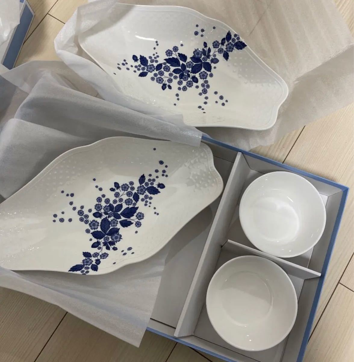 ウェッジウッド WEDGWOOD 大皿2枚とサラダボール2枚 | contifarma.pe
