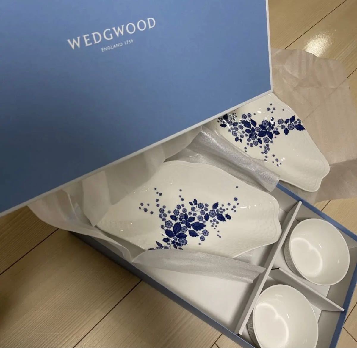 ウェッジウッド WEDGWOOD 大皿2枚とサラダボール2枚 | contifarma.pe
