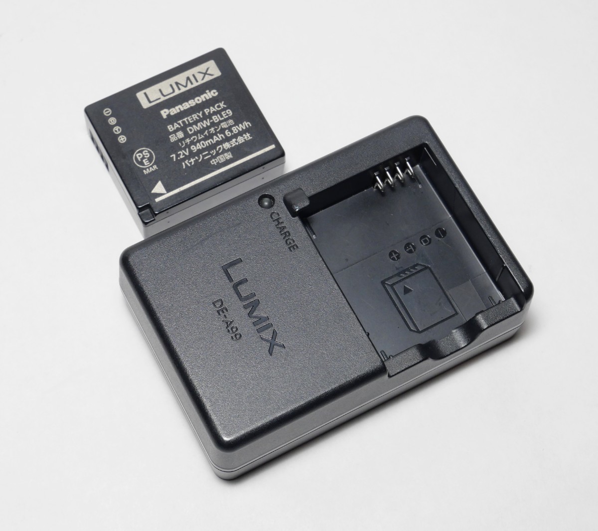 LUMIX 純正充電器DE-A99 純正バッテリーDMW-BLE9 セット LUMIX 純正充電器DE-A99 純正バッテリーDMW-BLE9 セット