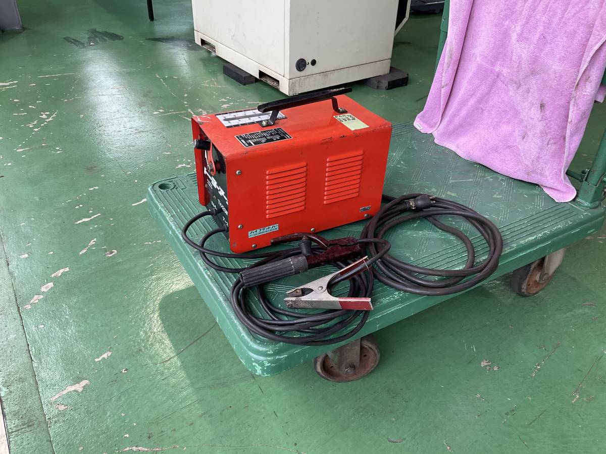 6800円 小形交流アーク溶接機 トーヨー電機 TH-120W・100V200V 6800円 小形交流アーク溶接機 トーヨー電機 TH-120W・100V200V