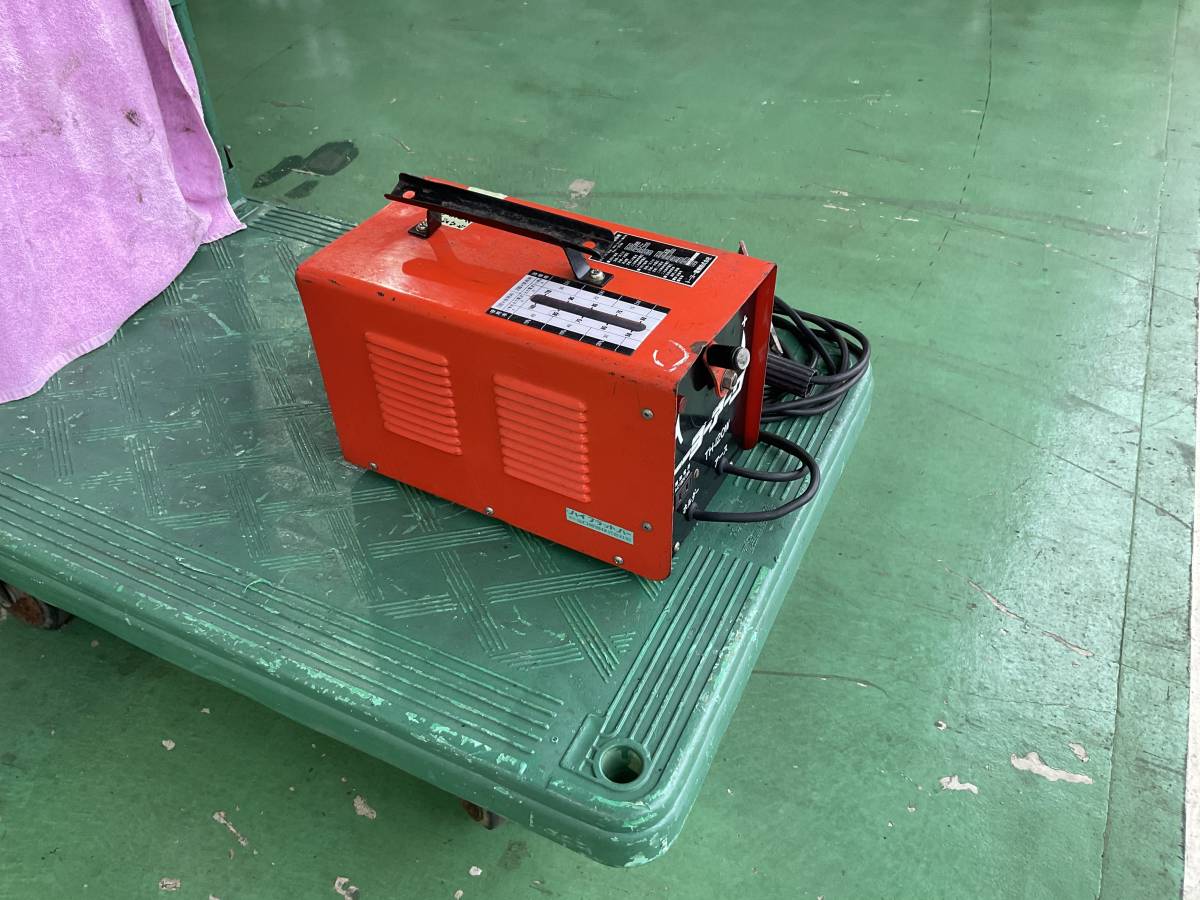 6800円 小形交流アーク溶接機 トーヨー電機 TH-120W・100V200V 6800円 小形交流アーク溶接機 トーヨー電機 TH-120W・100V200V