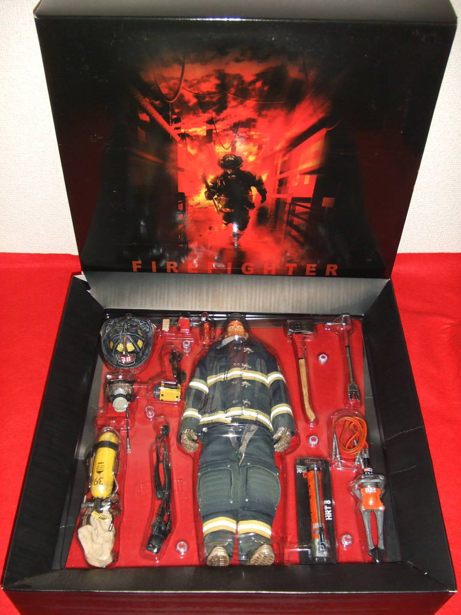 Hot Toys 1/6 FIREFIGHTER 消防士 ファイヤーファイター Hot Toys 1/6 FIREFIGHTER 消防士 ファイヤーファイター
