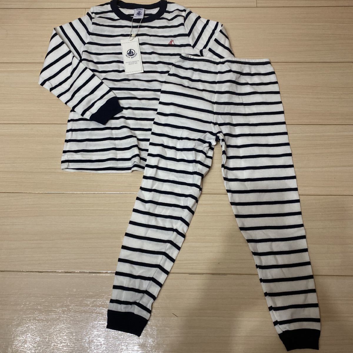 petit bateau ボーダー パジャマ 4y