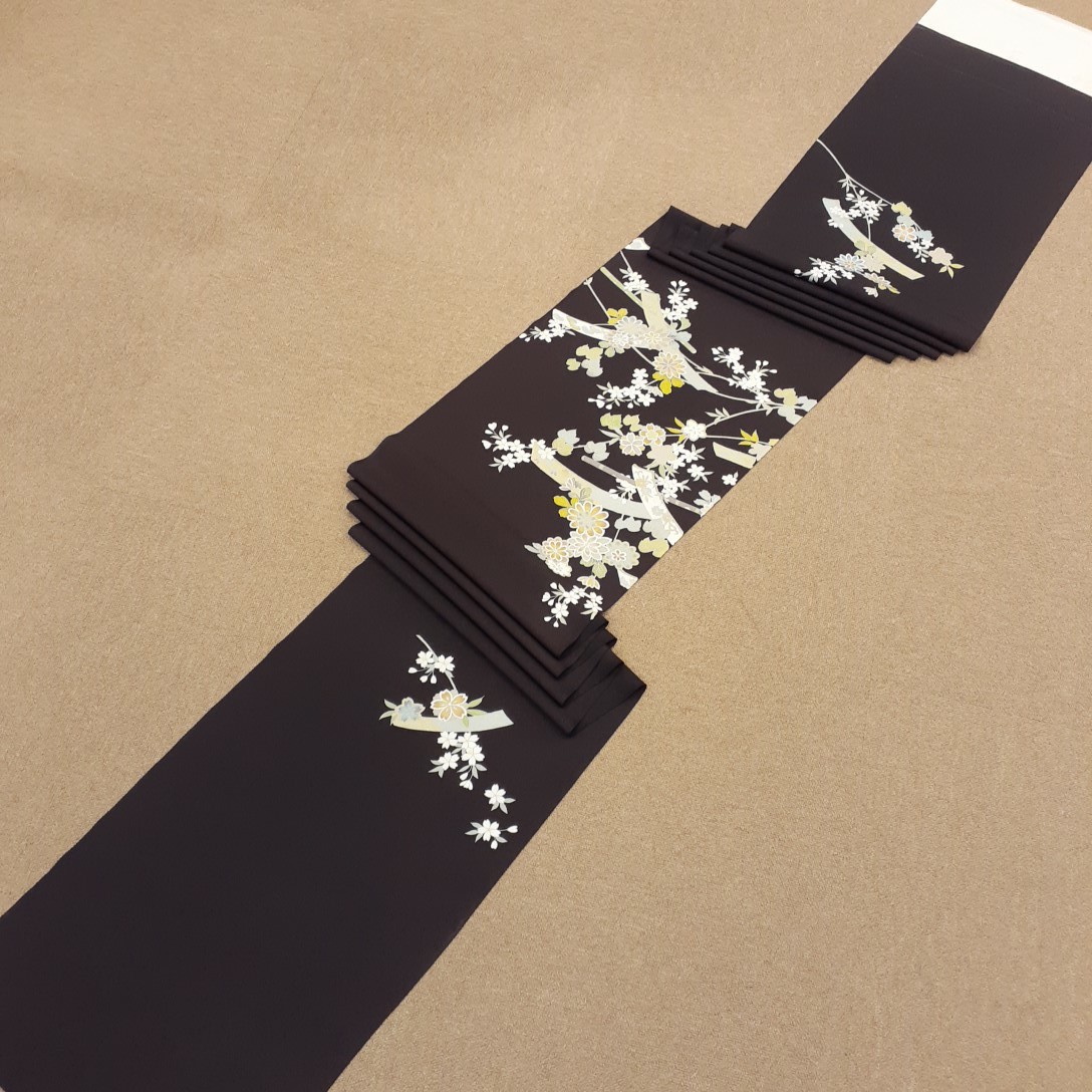 正絹　121501　焦げ茶色　花柄　シルク350cm　はぎれ　ハギレ　リメイク　ハンドメイド