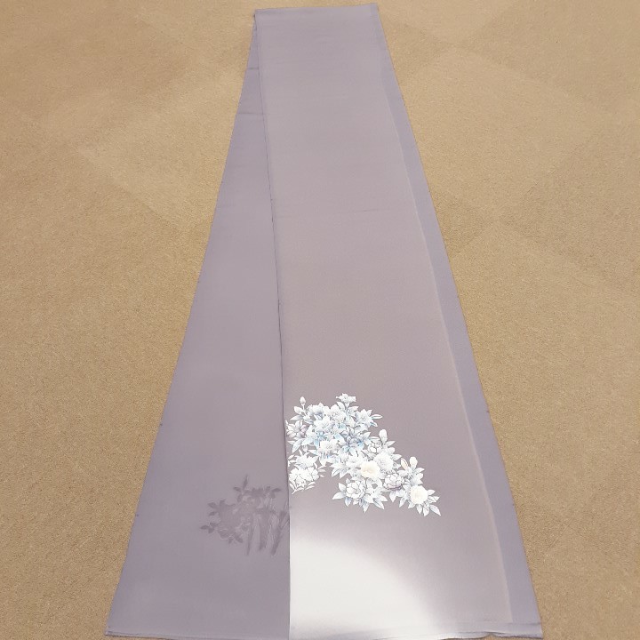正絹　81902　薄紫色　花柄　金彩　シルバー色　シルク350cm　はぎれ　ハギレ　リメイク　ハンドメイド