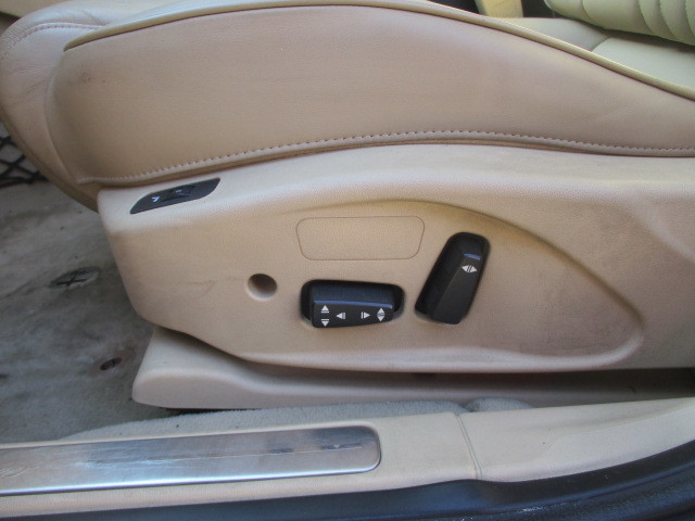 # Alpha Romeo 159 Q4 Sports Wagon передний сиденье левый б/у 93932 снятие частей есть ремень безопасности пряжка catch подголовники #