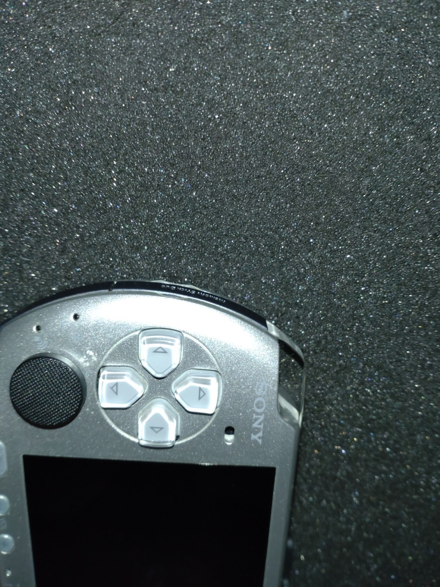  プレイステーション・ポータブル PSP-3000　ミスティック・シルバー　＋おまけ　メモリースティック・付属品・ソフト付き