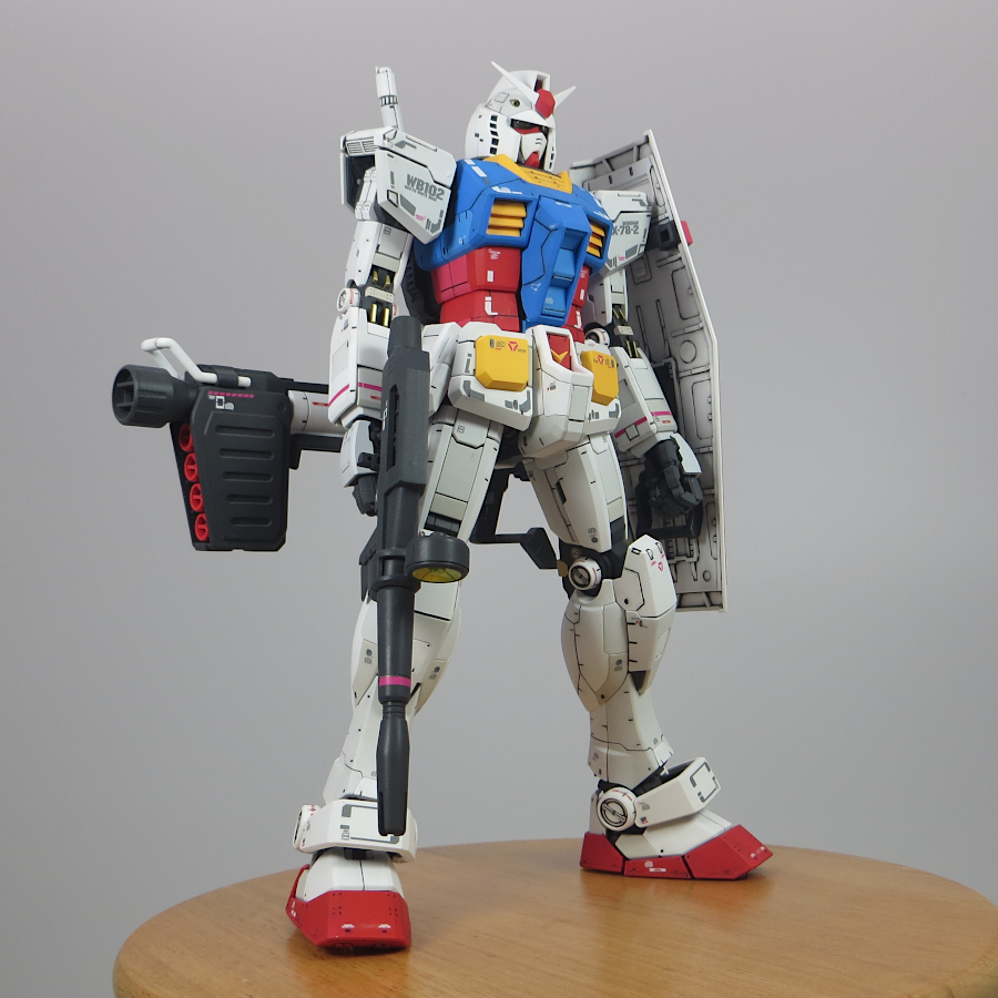 MG 1/100 RX-78-2 ガンダム Ver.3.0 塗装済 完成品 LED発光 マスター