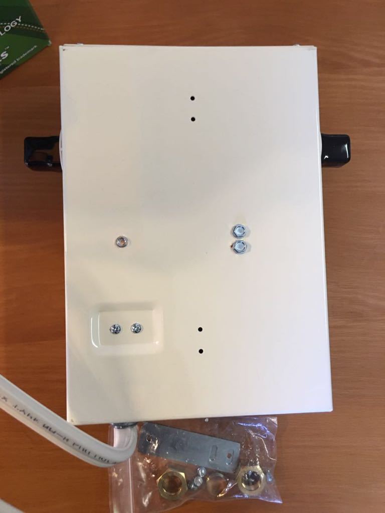 Titan SCR2 N-120 電気給湯器 タンクレス 温水器 220 V タイタン Titan SCR2 N-120 電気給湯器 タンクレス 温水器 220 V タイタン