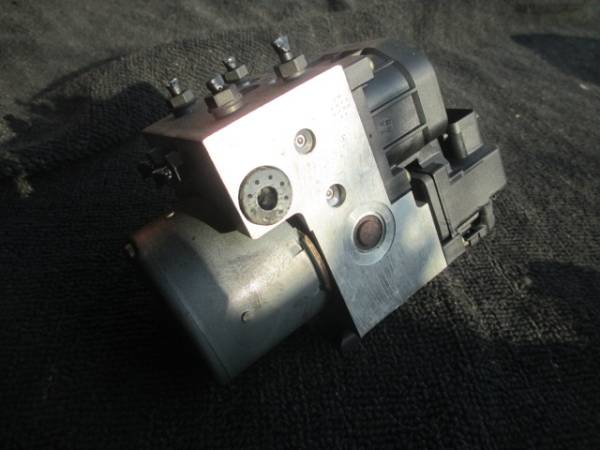 ** Peugeot 406 coupe D8CPV H10 ABS actuator **