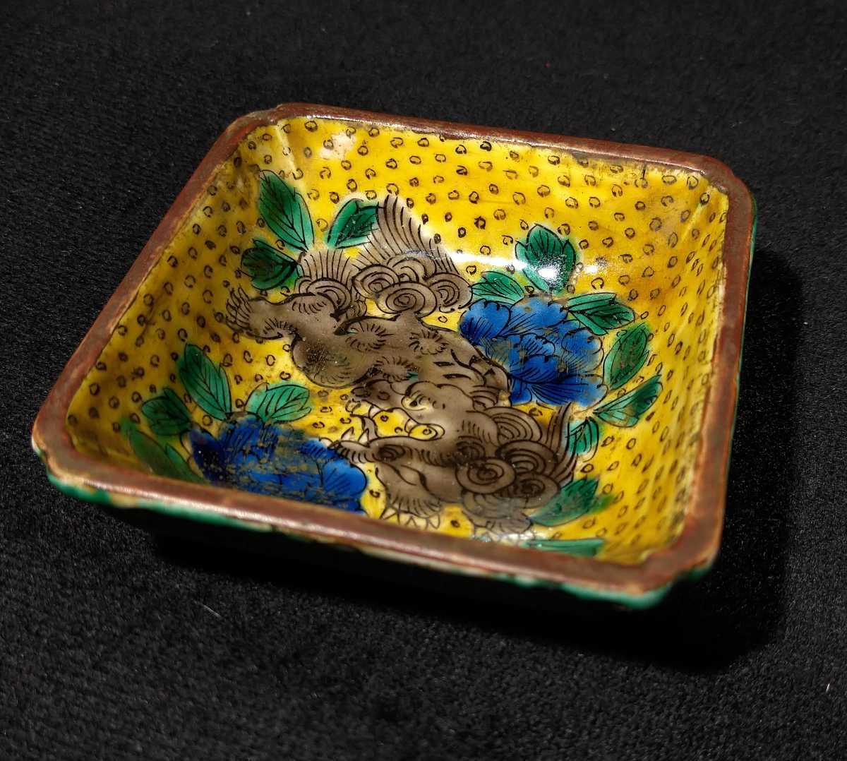 九谷焼 青手 色絵 角福 唐獅子牡丹図 8cm 角小皿 ５客揃 合箱 江戸期 bdise-29b902_画像3