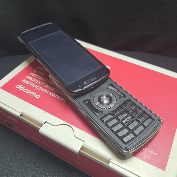 【未使用品】【送料無料】docomo NEC N-06A Master Black ガラケー 製造番号:356760021936579