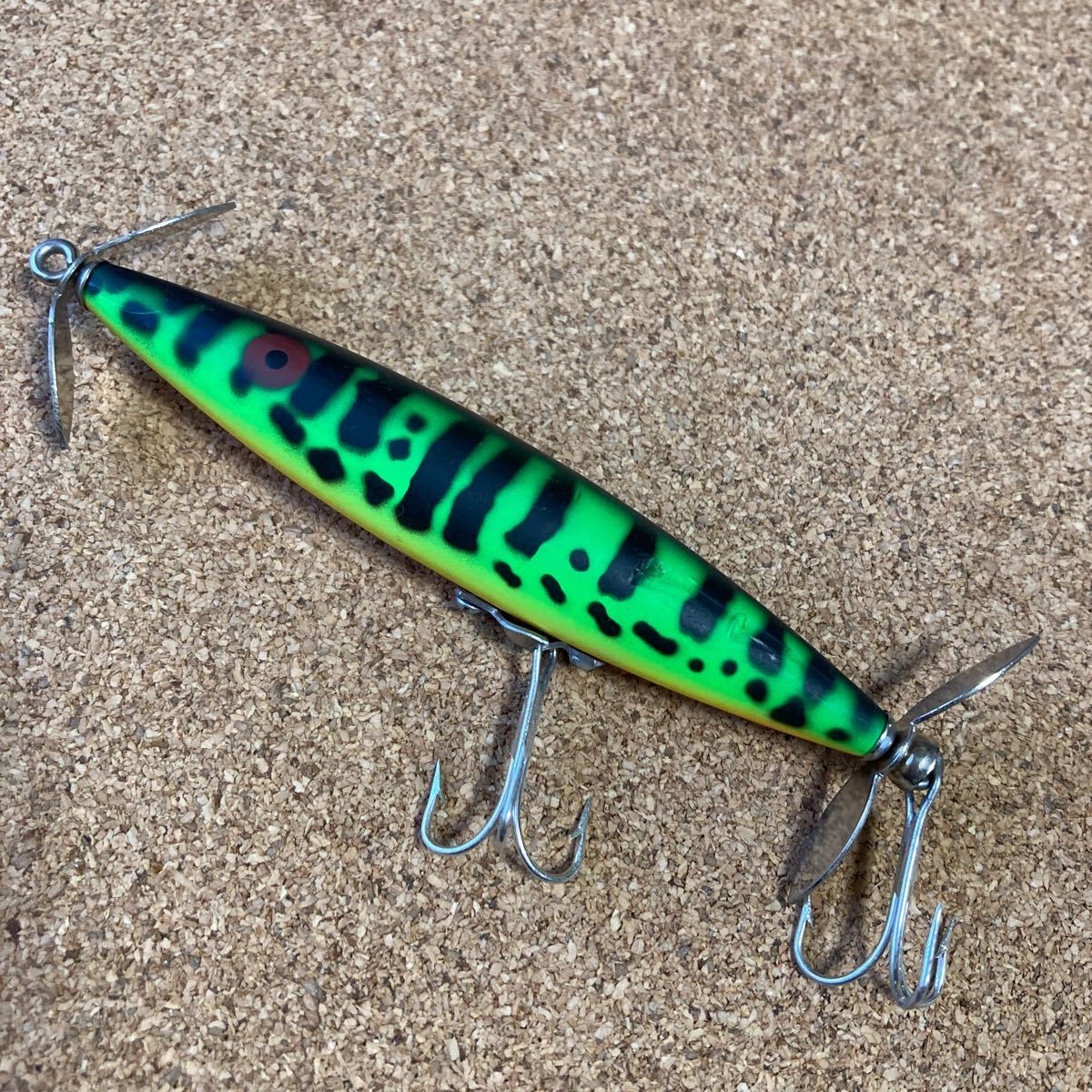 ヘドン ダイイングフラッター heddon y22