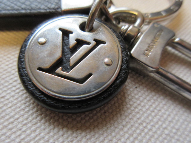ルイ・ヴィトン Louis Vuitton タイガ M00033/CX1116 キーホルダー