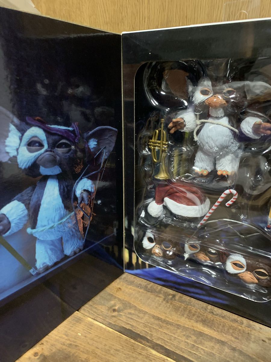 新品】NECA グレムリン ギズモ フィギュア クリスマス サンタ 新品】NECA グレムリン ギズモ フィギュア クリスマス サンタ
