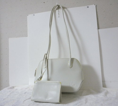 良品　KIDS BY KITAMURA　キッズ バイ キタムラ　レザー　ホワイト　白　肩掛けショルダーバッグ　レディース