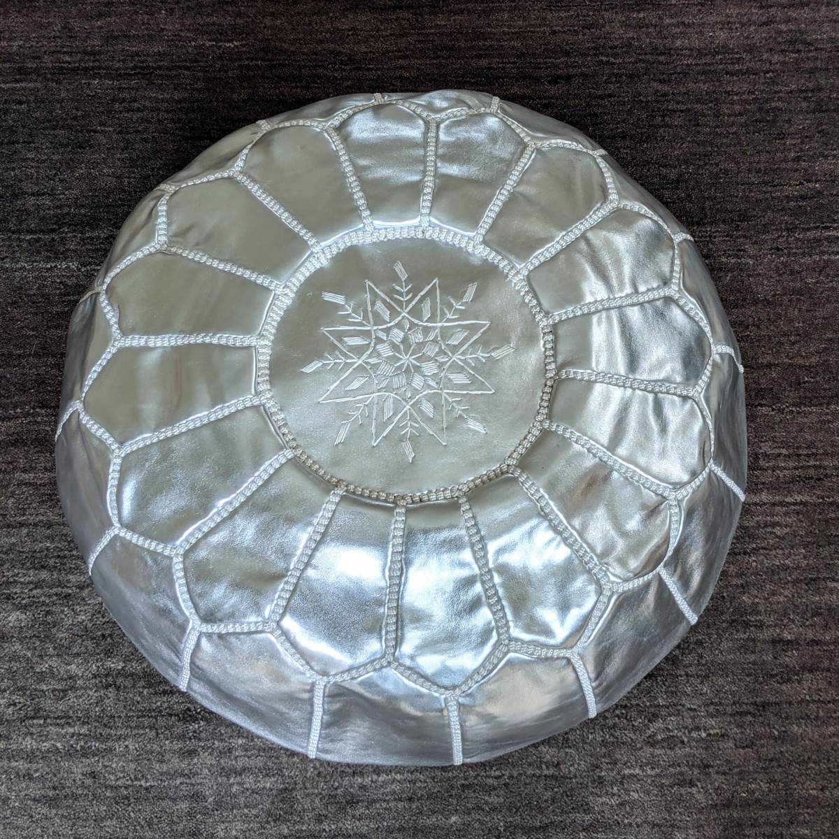 新品☆モロッコ製 プフ シルバー pouf オットマン スツール 収納