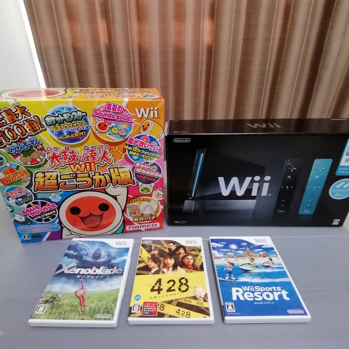 Wii本体 クロ 専用コントローラ Wiiリモコンプラス2本 Wiiスポーツリゾート＋ソフト4本
