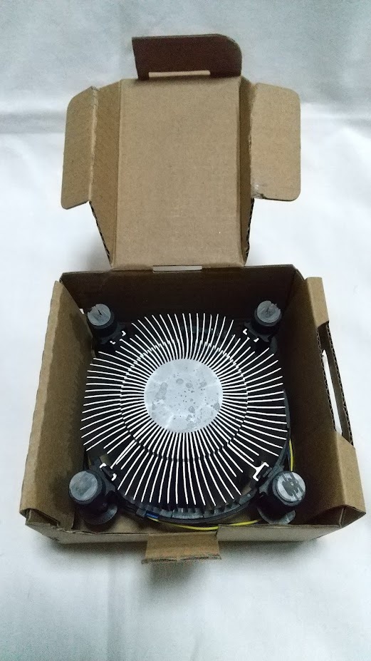 新古品、CPU、intel・COREi3-10100 LGA1200、3.6GHz 6MB