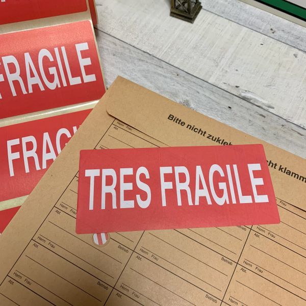 フランス　TRES　FRAGILE　ステッカーシールラベル　非常に壊れやすい　50枚セット検）海外紙もの　ラッピング　コラージュ輸入雑貨　文具_画像3