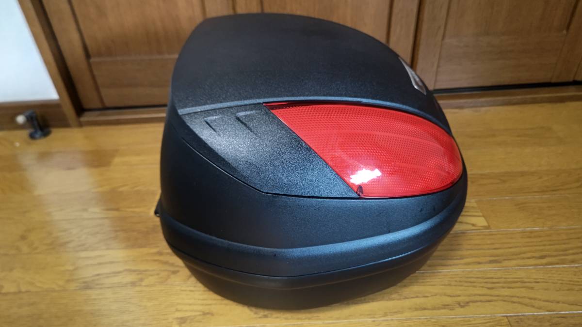 【送料込】GIVI /ジビ E370 バイク用リアボックス 39L 未塗装ブラック モノロックケース 中古 美品 カギ2本 DAYTONA/デイトナ 品番68051_画像5