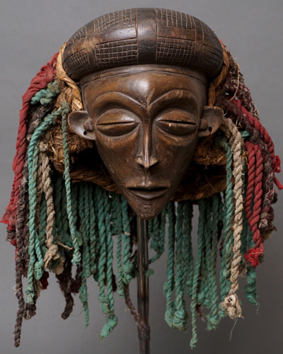人気ブランドの新作 アフリカ　コンゴ　チョクウェ族　マスク　仮面　No.183　木彫り　アフリカンアート　彫刻 オブジェ