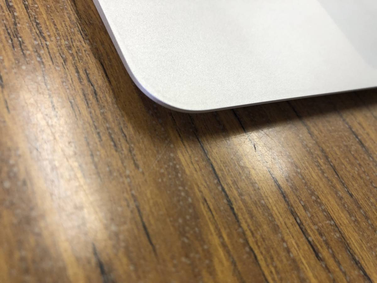 □Apple MacBook Air 11インチ i7 /メモリ 4GB/フラッシュストレージ