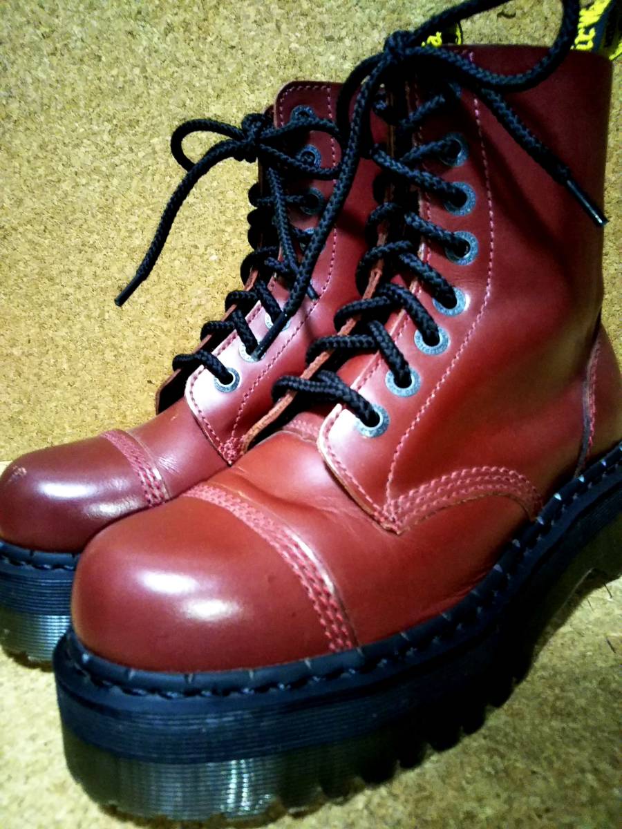 春のコレクション UK7 8ホールブーツ クレイジーボム2 【Dr.MARTENS