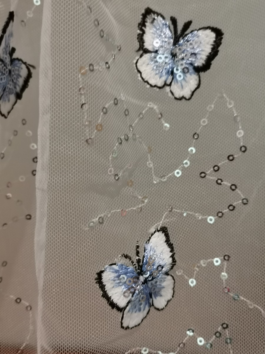 超可愛い　蝶々　刺繍　チュールレース  スパンコール DIY  手作り 生地