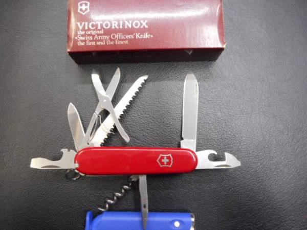 ナイフ　ビクトリノックス　VICTORINOX 　 ８丁出し　赤色_画像1