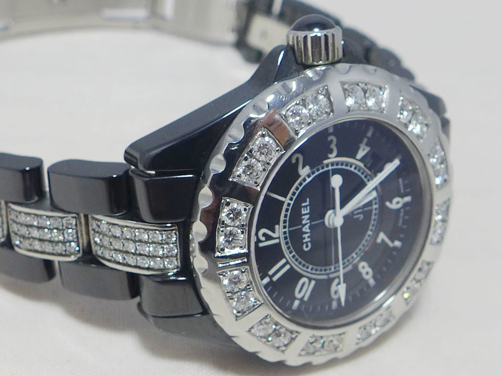 CHANEL Chanel J12 33mm bezel & breath center diamond 