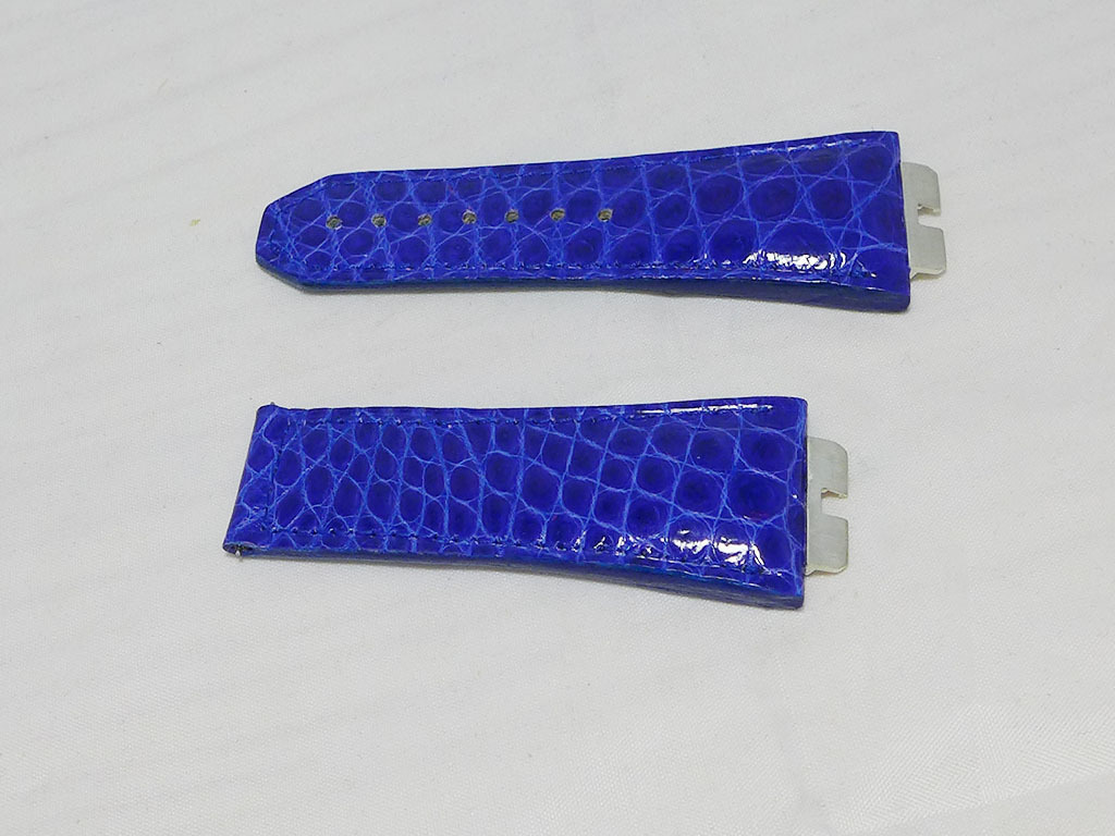 激安 超特価商店街 ウブロ 45mm ウニコ用 本クロコ別作ベルト 青 ケース側 約28.0mm 尾錠側 約21.8mm 長さ10.7cm、8.6cm ウブロ