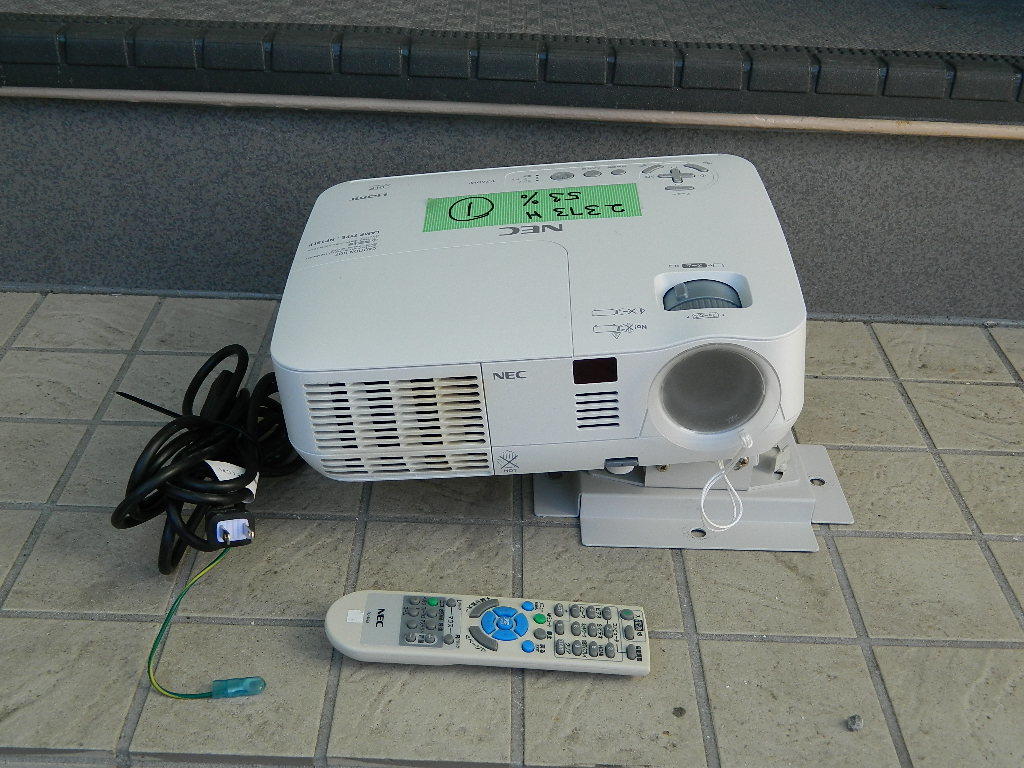 中古　＊ 　NEC　　NP-V260W　　　①　　　（ジャンク扱い）