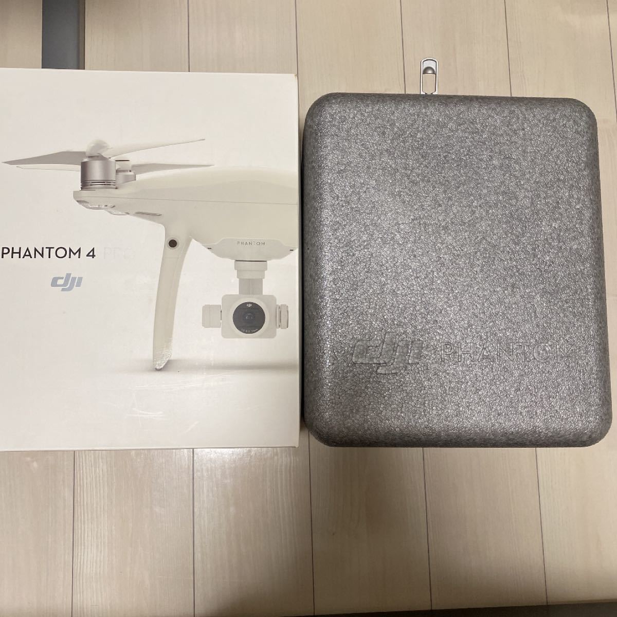 DJI  PHANTOM 4空箱とマシン入れボックス