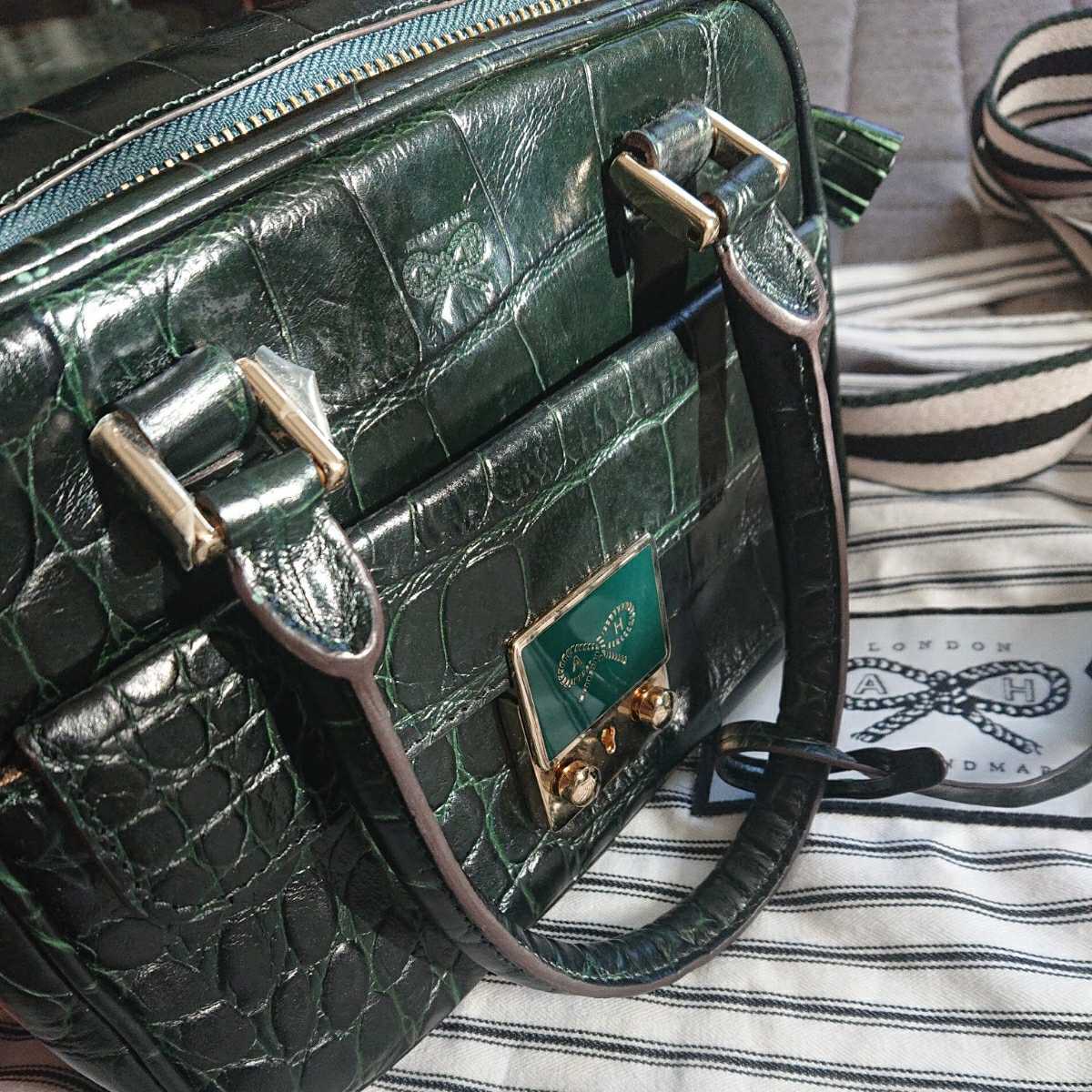 美品】anya hindmarch カーカー パテント ブラック* | goodstory.co.il